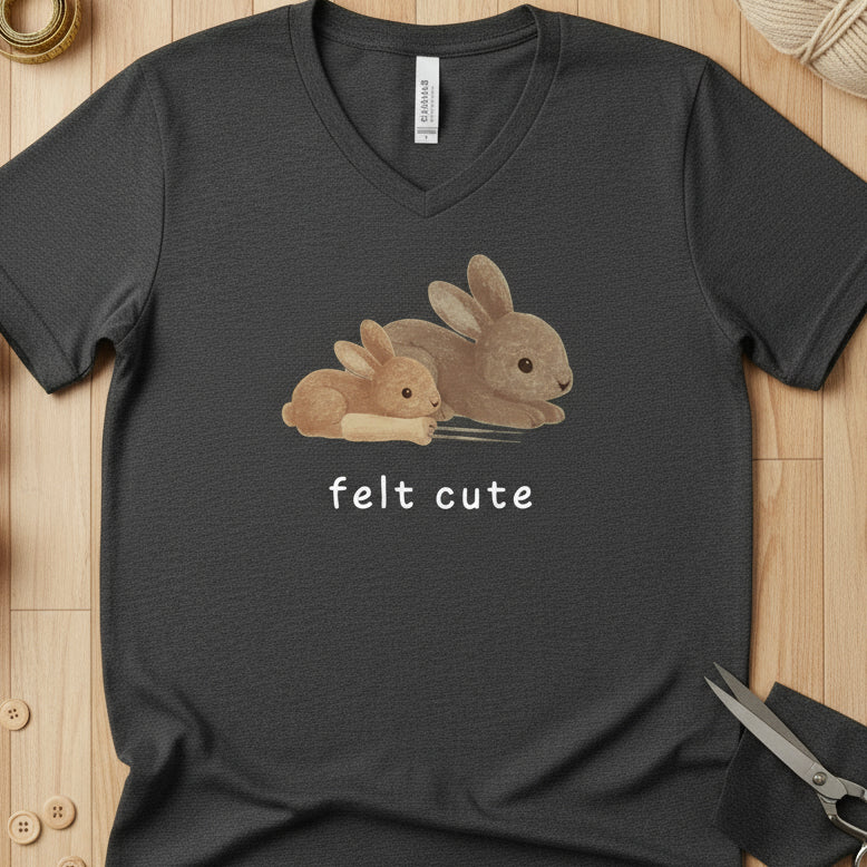 Felt Cute V-Neck T-Shirt Dark Grey Heather / S