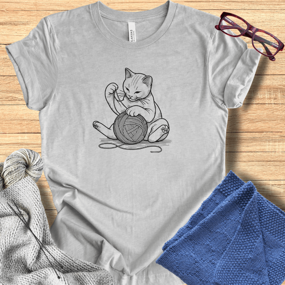 Cat Playing with Yarn T-Shirt light grey / S