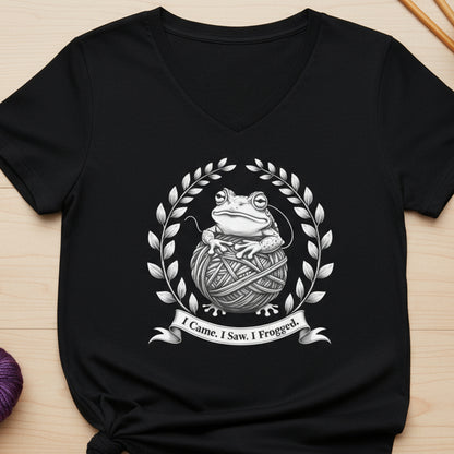 I came, I saw, I Frogged V Neck T-Shirt Solid Black Blend / S