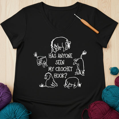 Lost Crochet Hook V Neck T-Shirt Solid Black Blend / S