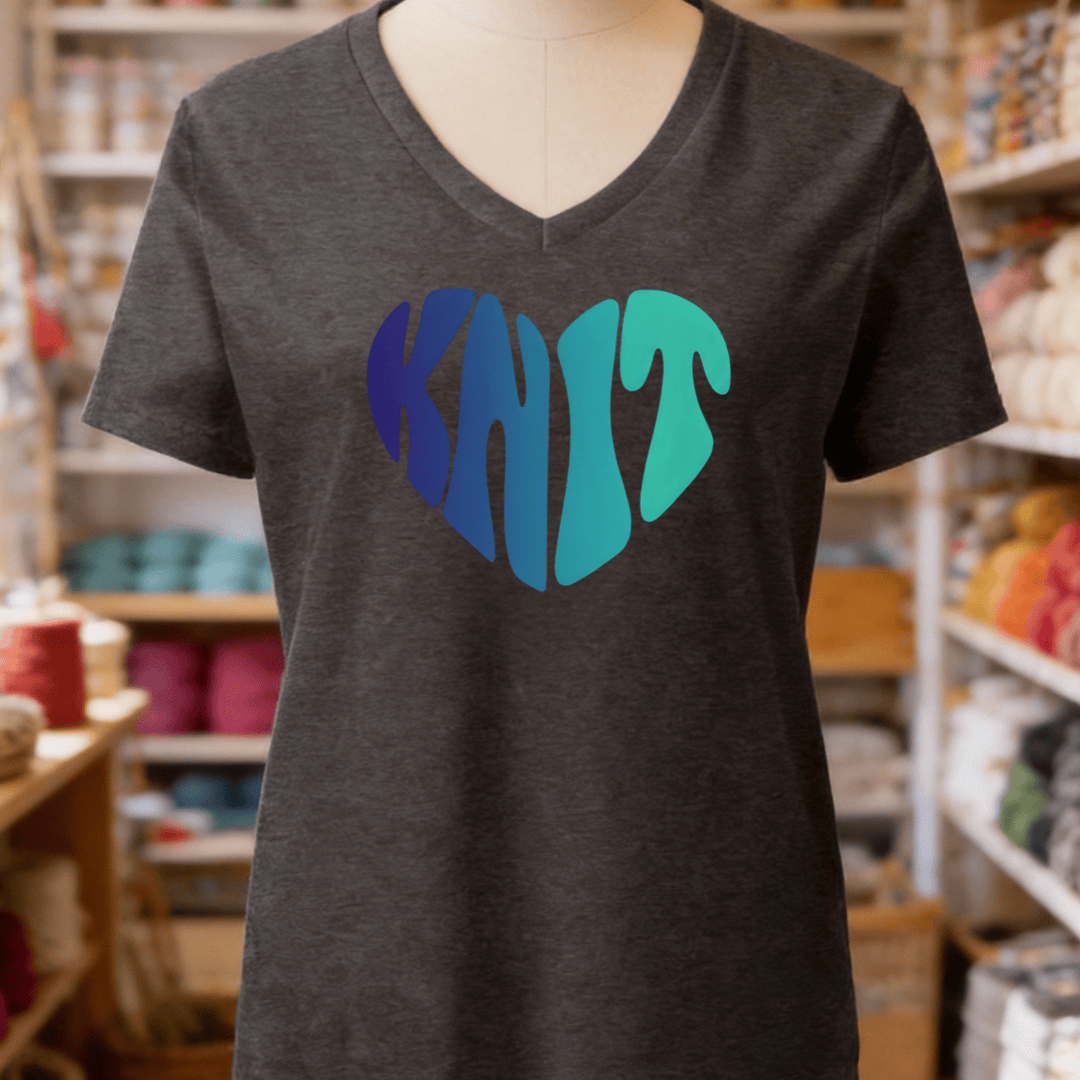 Knit Heart Blues V-Neck T-Shirt Dark Grey Heather / S