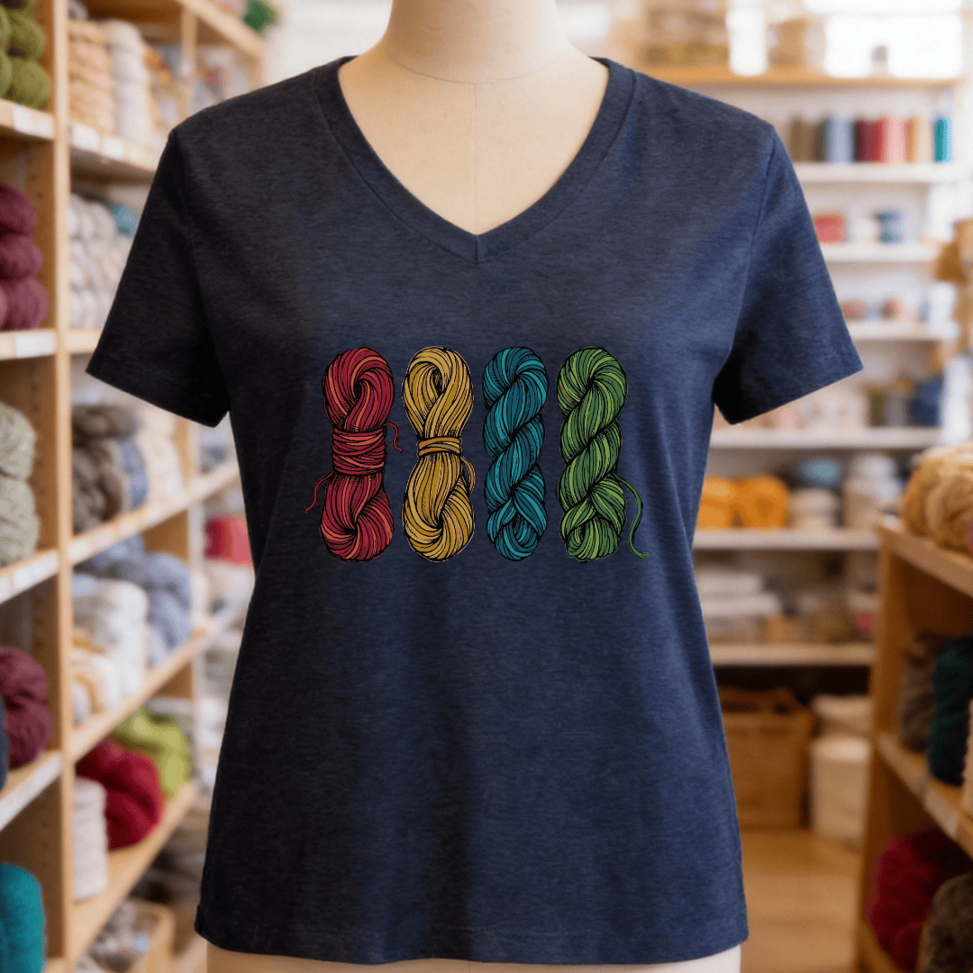 4 Sketched Skeins V-Neck T-Shirt Heather Navy / S