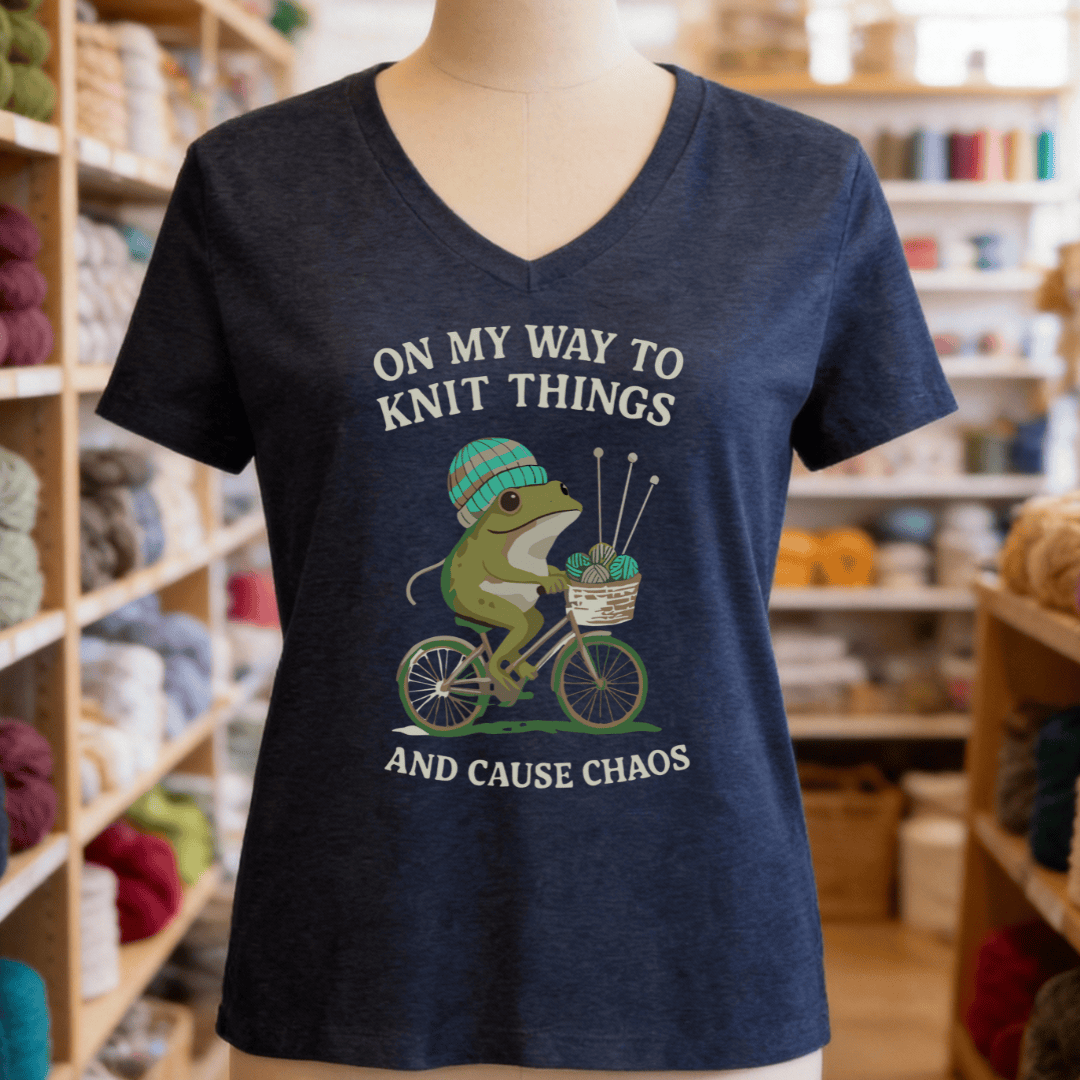 Knitting & Chaos V-Neck T-Shirt Heather Navy / S