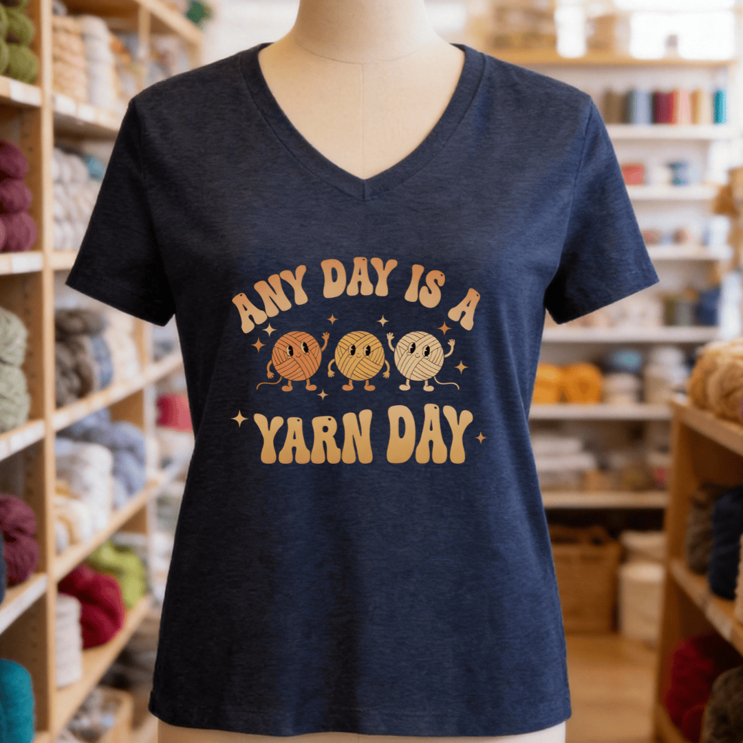 Yarn Day V-Neck T-Shirt Heather Navy / S