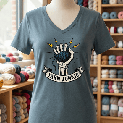 Yarn Junkie V-Neck T-Shirt Heather Slate / S