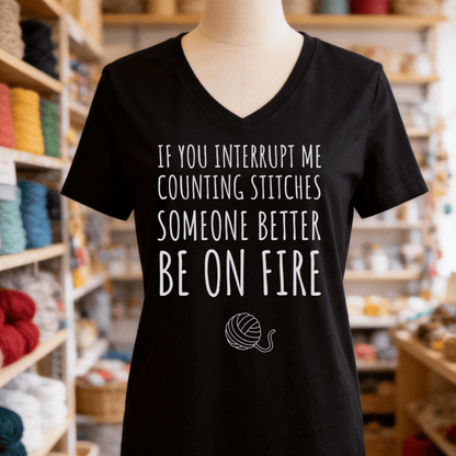 Counting Stitches V-Neck T-Shirt Solid Black Blend / S