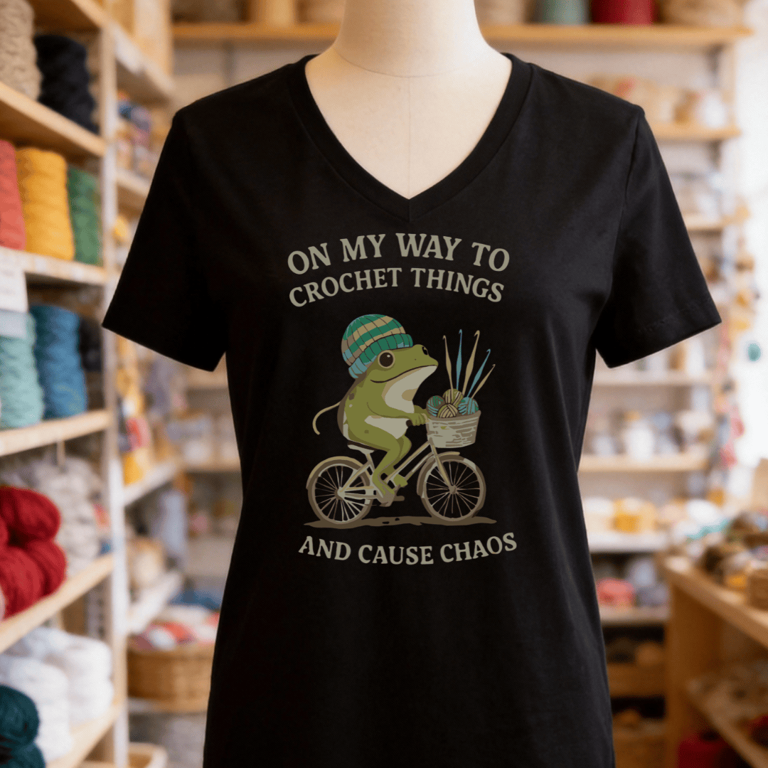 Crochet & Chaos V-Neck T-Shirt Solid Black Blend / S