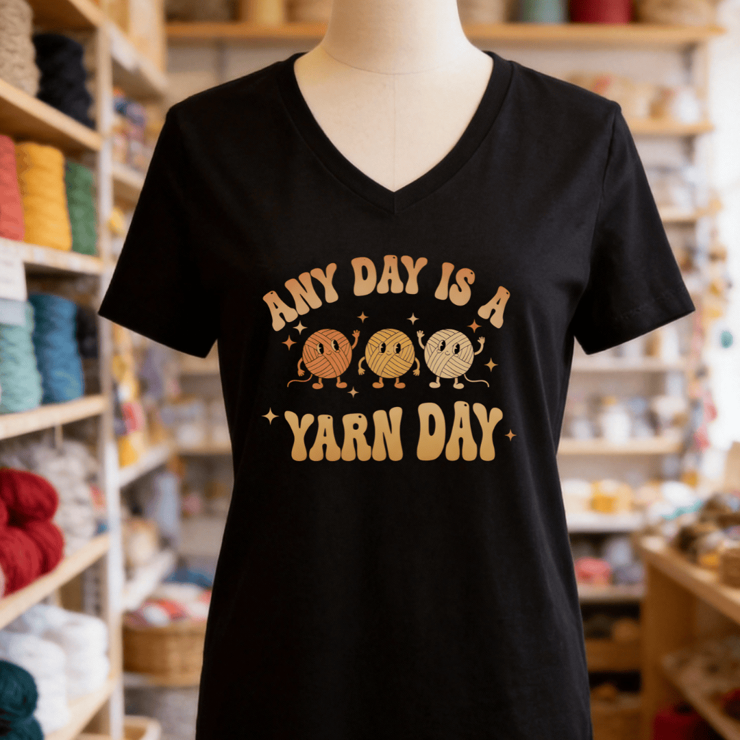 Yarn Day V-Neck T-Shirt Solid Black Blend / S